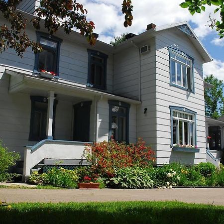 Auberge La Maison Sous Les Pins Hotel Saint-Joseph-de-la-Rive Kültér fotó